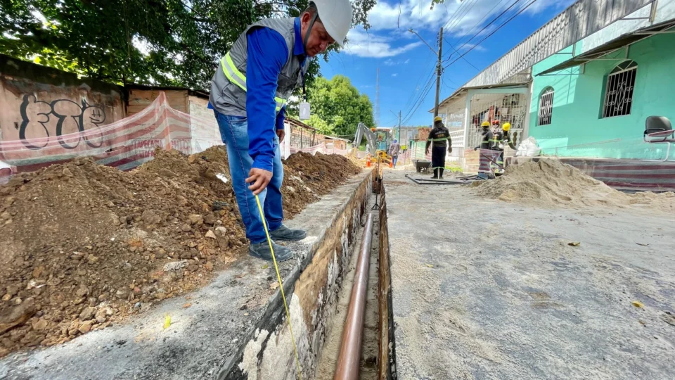 Rede de esgoto começa a ser implantada no bairro Petrópolis