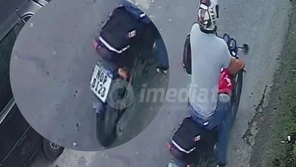 Bandido cobre placa de moto e realiza sequência de assaltos no bairro São José