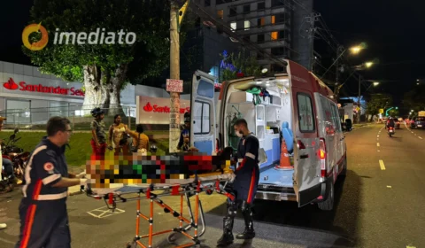 Taxista derruba motociclista de app e foge do local no bairro Adrianópolis