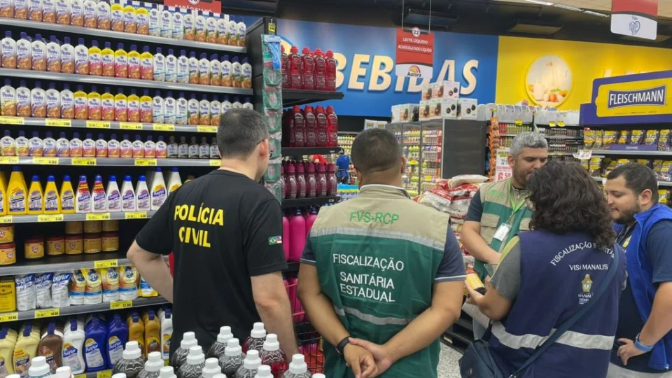 Supermercado é autuado por vender produtos falsos de limpeza em Manaus