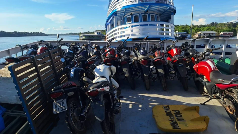 PC-AM transporta para Manaus 15 motos apreendidas por adulteração de placa em Tapauá