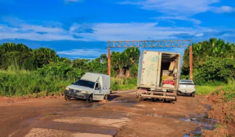 Situação do trecho da BR-210 em Caroebe está intrafegável, causa transtornos a moradores