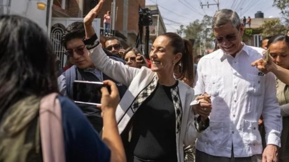 Eleições: urnas fecham e começam a ser apuradas no México