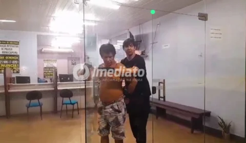 Homem é preso depois de matar vizinho a facadas em Manacapuru