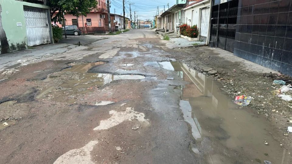 Conjunto Américo Medeiros Sofrem com descaso na Infraestrutura junto ao abandono