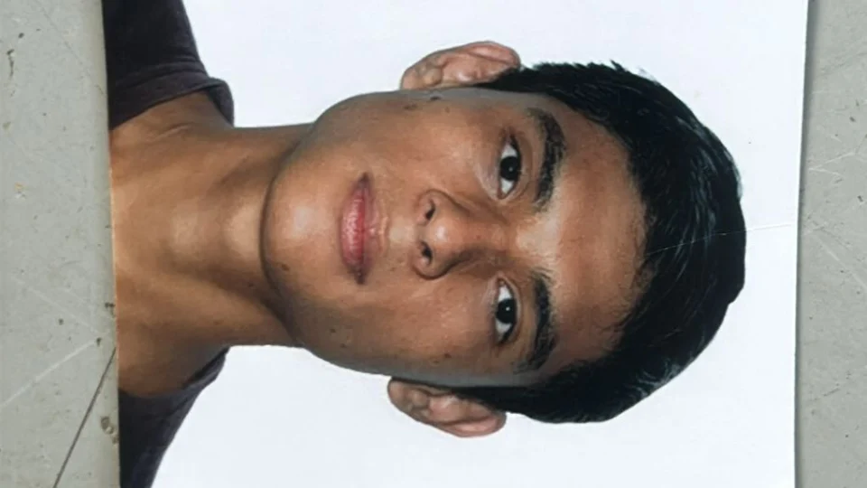 Família procura desesperadamente por jovem desaparecido