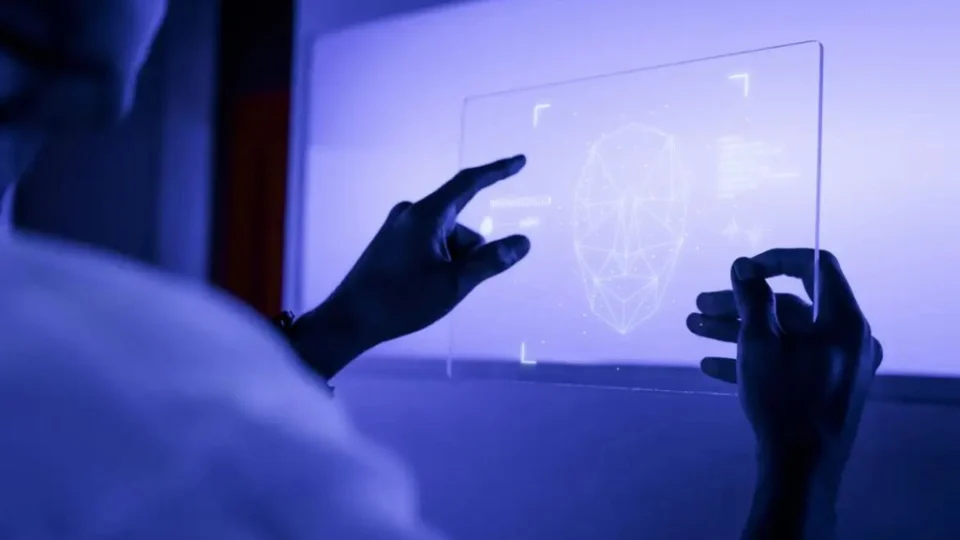 Fotos de crianças brasileiras são usadas por IA de forma indevida