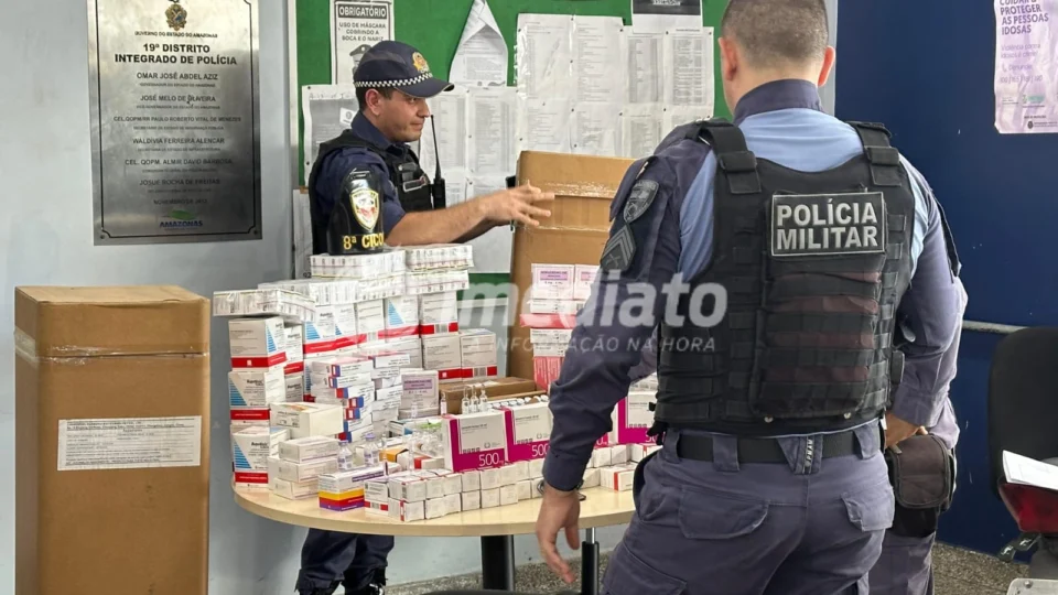 URGENTE / Mulher é presa com centenas de caixas de drogas veterinárias na Compensa