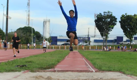 Promessa do Bolsa Esporte Estadual se destaca no salto triplo nacional