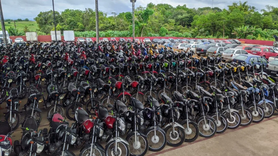 Detran-AM realiza leilão de 197 veículos ainda com utilidade na segunda-feira