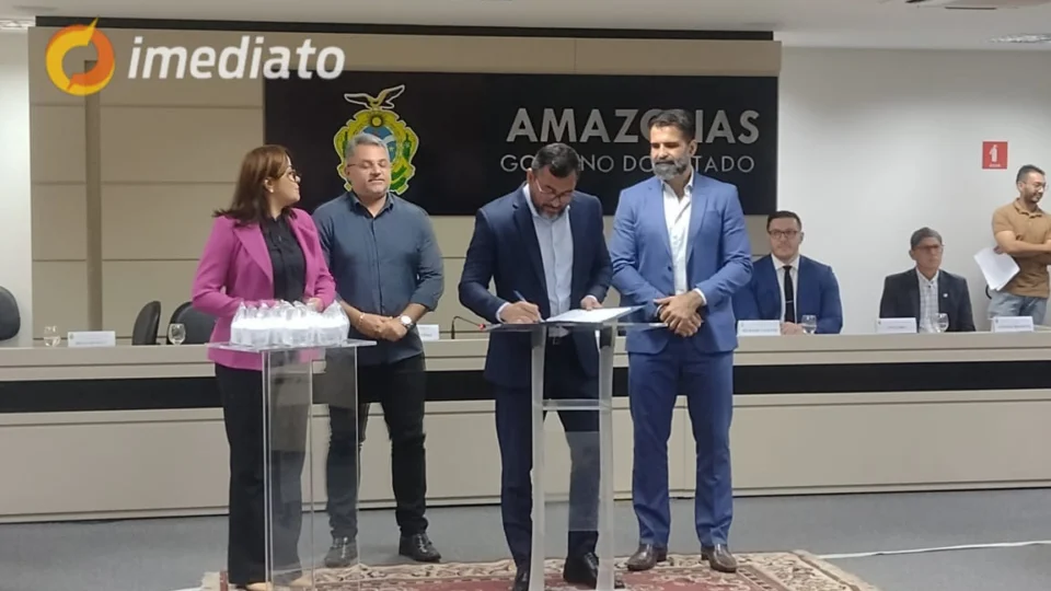 Wilson Lima assina pré-contrato para iniciar consultas públicas de REDD+ nas RDS do Rio Negro e do Juma