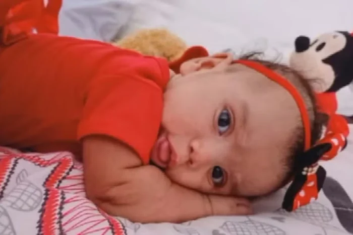 Bebê morre após ser atacada por cão em GO; Os pais haviam deixado ela sozinha