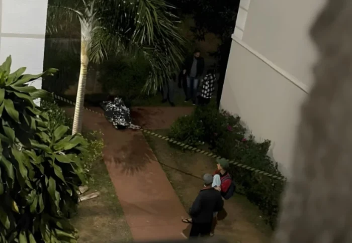 Adolescente morre após ser esfaqueado por segurança de condomínio