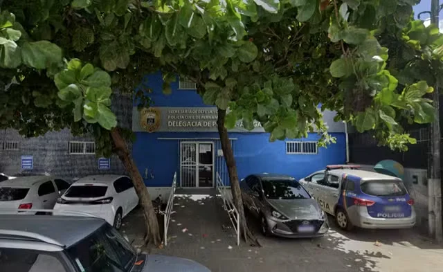 Criminoso é preso após roubar motorista e esquecer sua carteira com RG dentro do carro