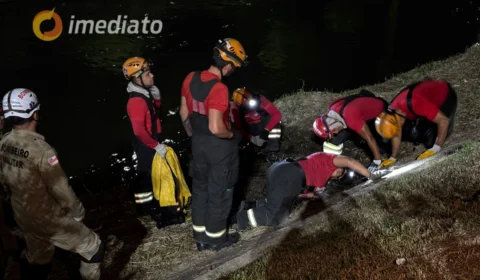 Corpo de Bombeiros resgata homem preso em bueiro no Japiim