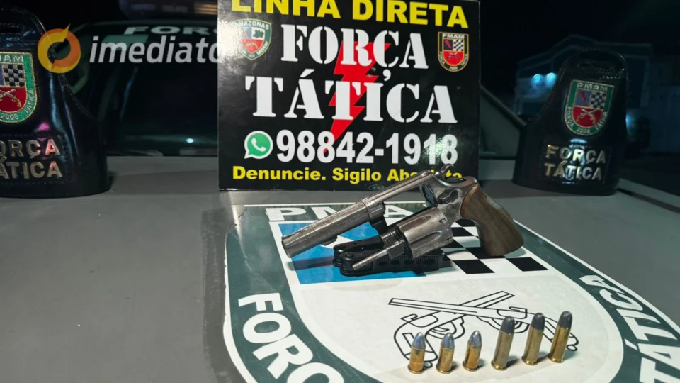 Força Tática apreende arma de fogo jogada por criminosos durante perseguição no Petrópolis