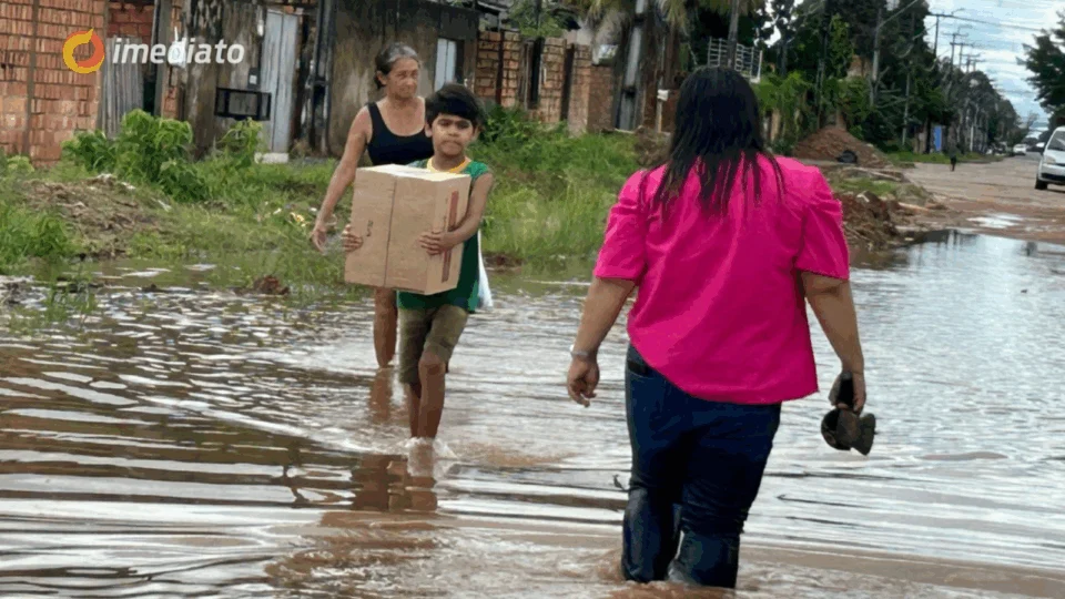 Desespero em Pintolândia: moradores dizem que vão abandonar casas após enchente em Boa Vista