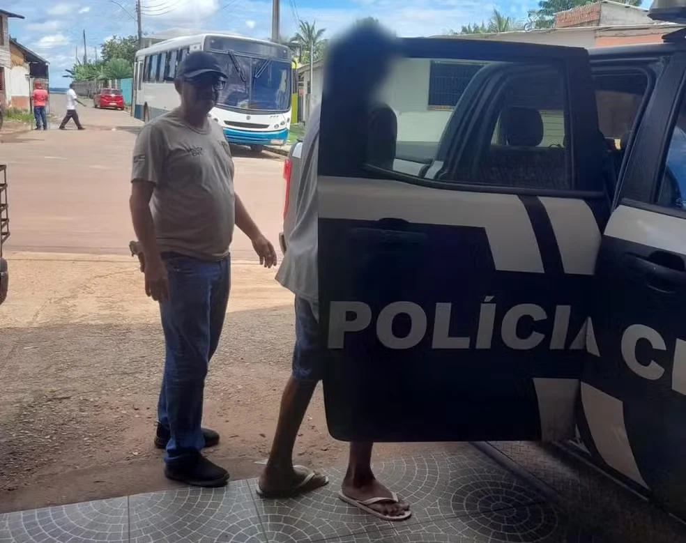Jovem detido sob suspeita de envolvimento em caso de estupro coletivo contra adolescente no interior do Amazonas