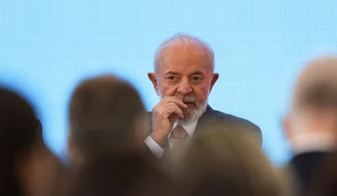 Aprovação de Lula espelha a de Bolsonaro no mesmo período revela Datafolha