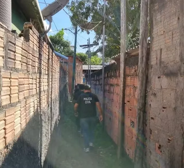 DEPCA realiza a prisão de mãe suspeita de obrigar filhas adolescentes a se prostituirem em Manaus