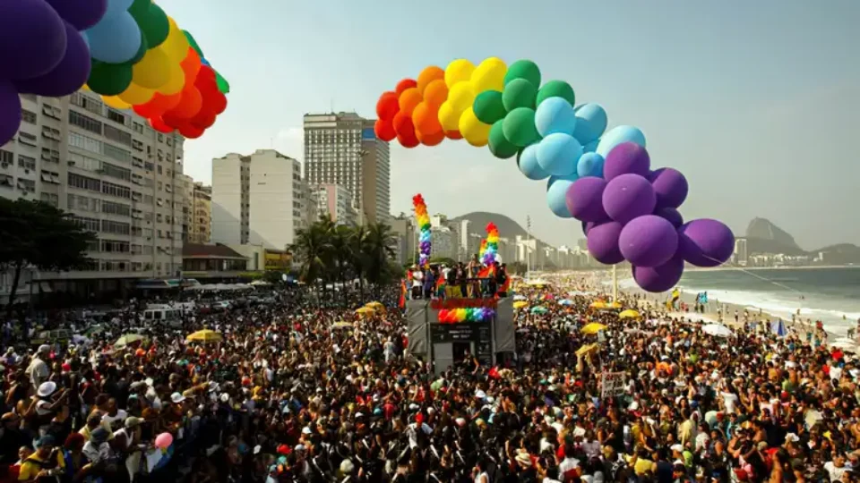 Dia do Orgulho LGBTQIA+: país tem longa história de luta por direitos