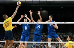 Brasil perde da Itália por 3 sets a 1 na estreia do vôlei masculino em Paris