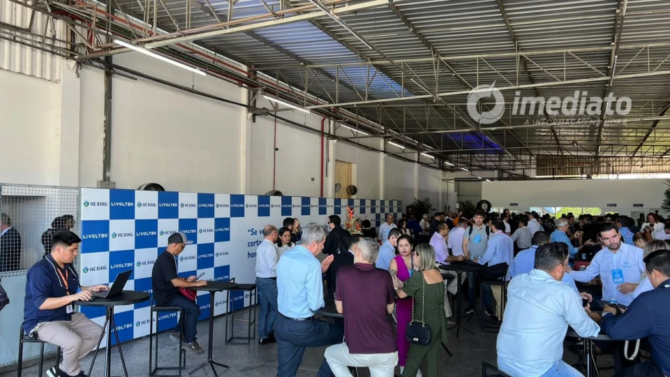 Livoltek inaugura primeira fábrica de inversores de energia solar em Manaus