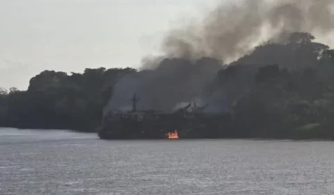 Incêndio em embarcação no Amazonas causa três mortes e resgata 183 pessoas