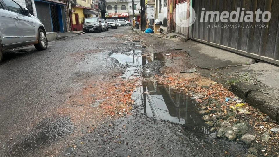 Moradores denunciam falta de infraestrutura na rua São Sebastião, no bairro Coroado