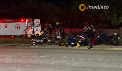Pneu de motorista de App por moto explode e o mesmo sofre grave acidente