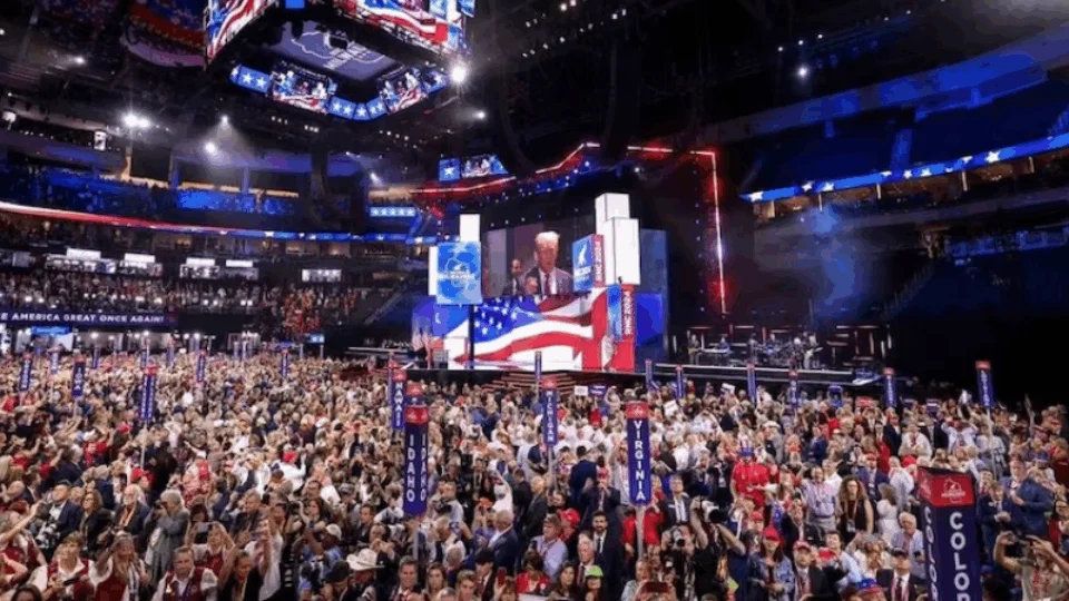 Donald Trump: EUA prende jovem com fuzil perto de convenção republicana