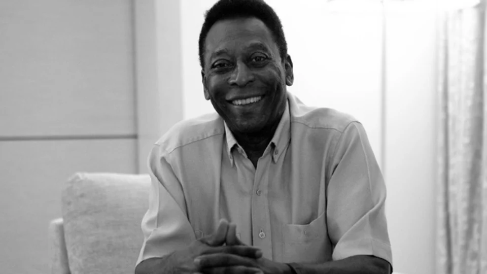 Lula sanciona lei que cria Dia do Rei Pelé, celebrado na data do milésimo gol