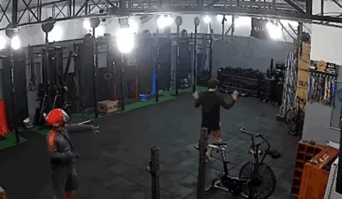 Homem é assaltado durante treino em box de crossfit no Rio de Janeiro; Veja vídeo