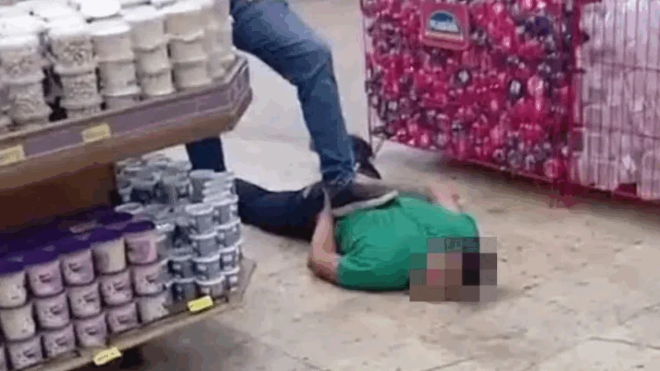 Briga entre funcionários de supermercado termina em morte no ES; Veja vídeo