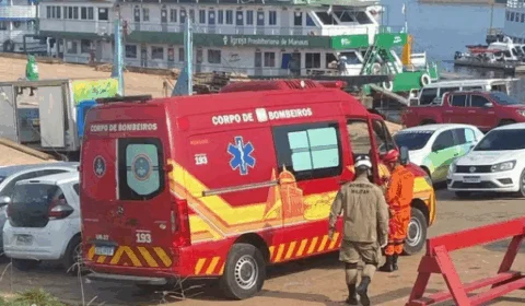 Embarcação pega gogo no Rio Negro e passageiros se jogam na água; 1 morte confirmada