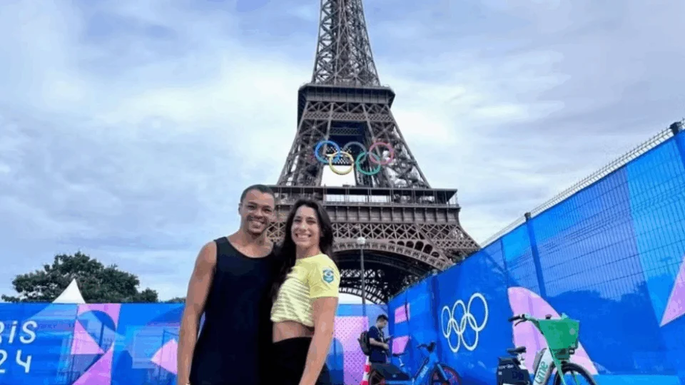 Ana Carolina desembarca em São Paulo após expulsão da delegação brasileira nas Olimpíadas de Paris