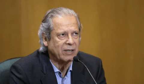 Ex-ministro José Dirceu é internado com possível insuficiência coronária