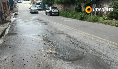 Vazamento de água preocupa moradores e mototaxistas na Av. Coronel Conrado em Manaus