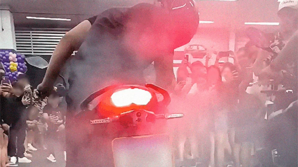 Detran-AM autua condutores que praticavam manobras perigosas em via pública na região centro-oeste de Manaus