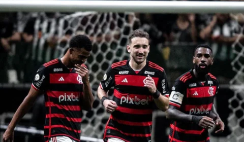 Flamengo vence Atlético-MG por 4 a 2 em jogo marcado por reviravoltas no Brasileirão