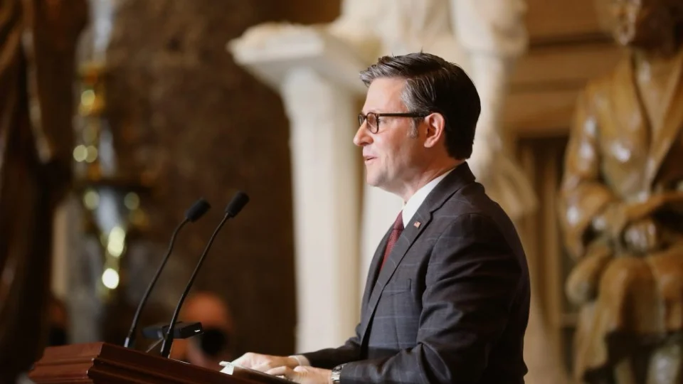 Presidente da Câmara dos EUA diz para Biden renunciar; ‘Não está apto para servir como presidente’, diz