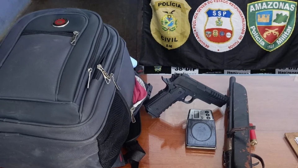 Adolescente e comparsa amarram vítimas para cometer crimes no AM