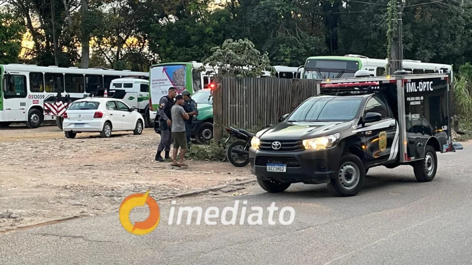 Trabalhador morre ao realizar serviço em ônibus no bairro Compensa