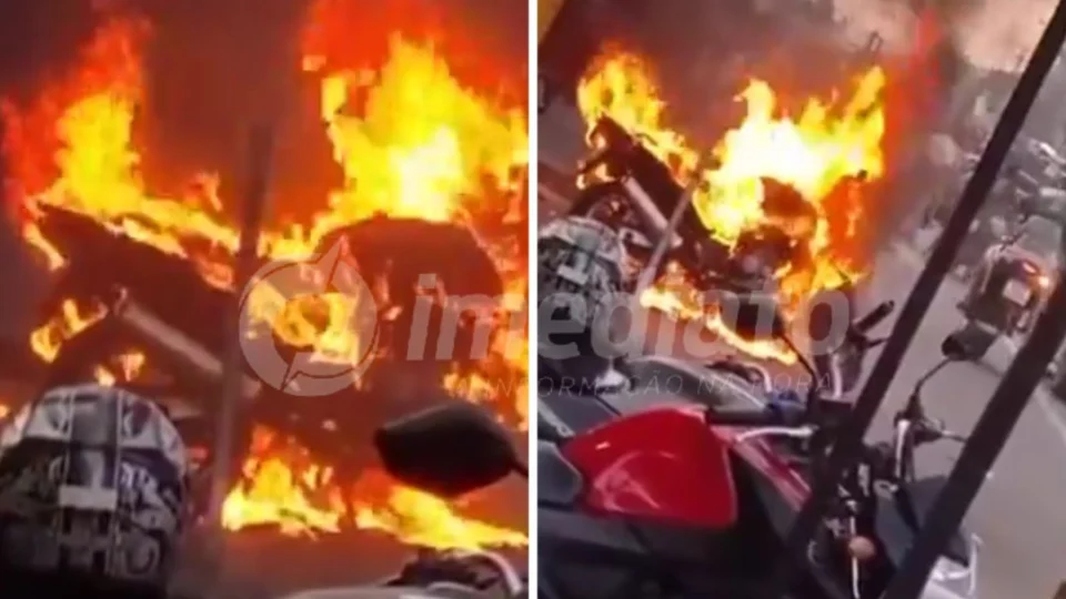VEJA VÍDEO: motocicleta pega fogo em meio ao trânsito em Manaus
