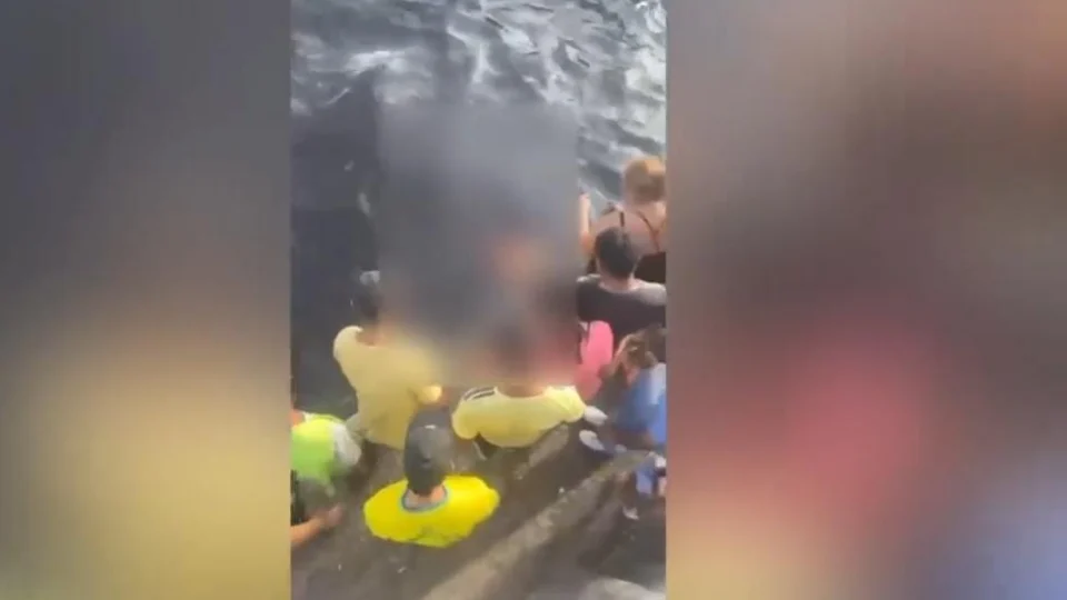 Comerciantes encontram homem morto boiando em rio na Manaus Moderna