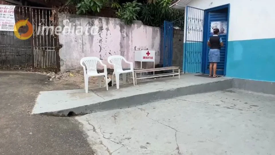Moradores denuciam péssimas condições de UBS no bairro Tacrendo Neves