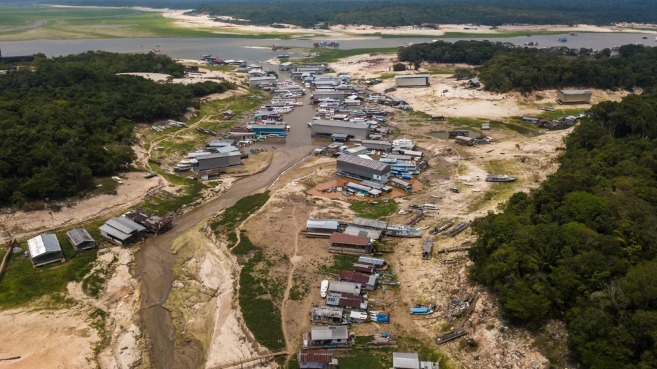 Estiagem: entidade emite alerta sobre transportes de cargas durante seca no AM