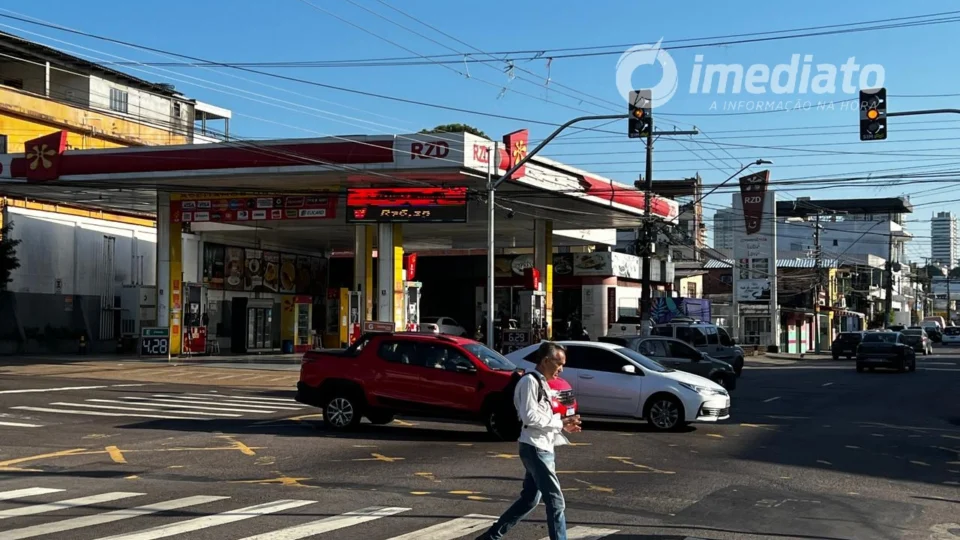 Problemas em semáforos na Avenida Duque de Caxias preocupam motoristas e pedestres