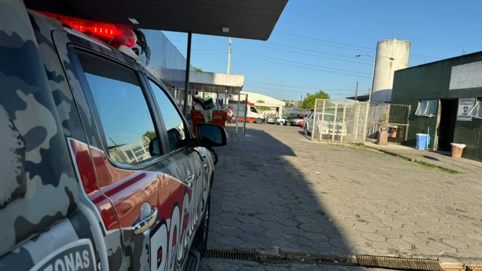 Homem é baleado no Jorge Teixeira e socorrido para o Platão Araújo