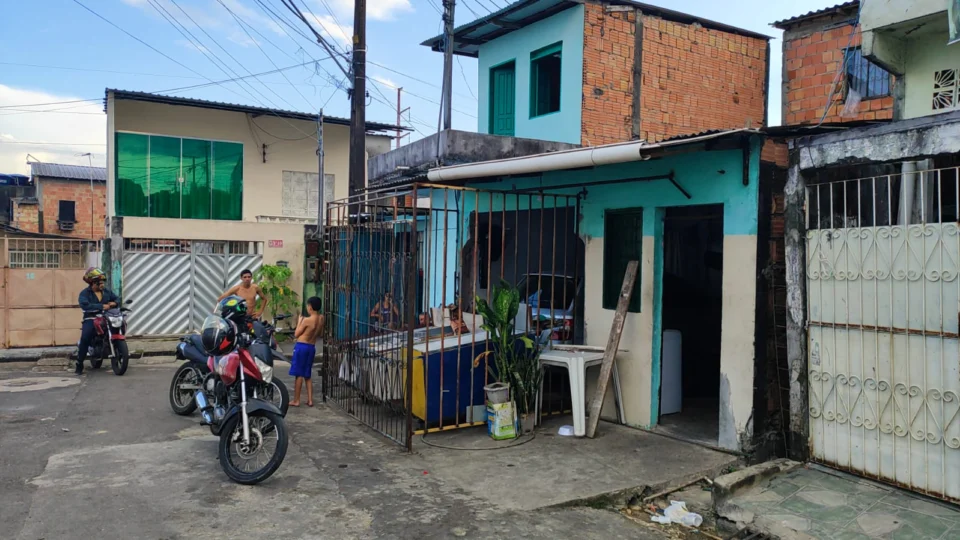 Moradores estão há 6 dias sem abastecimento de água no Japiim